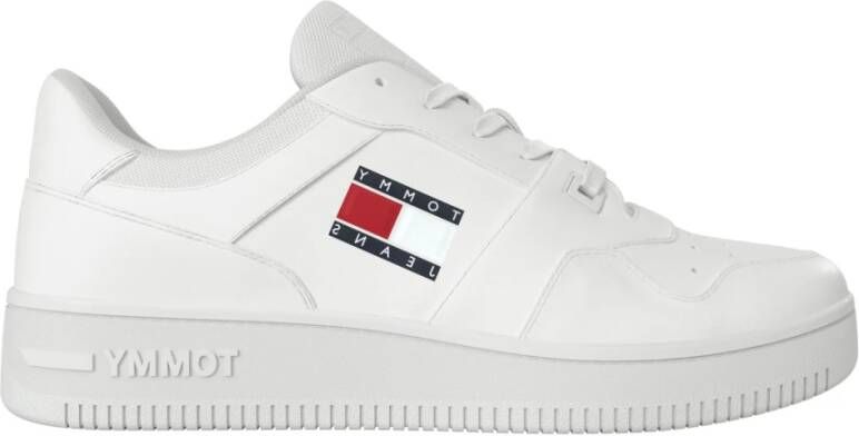 TOMMY JEANS Plateausneakers TJW RETRO BASKET FLATFORM ESS met logo-tekst in de zool vrijetijdsschoen lage schoen veterschoen