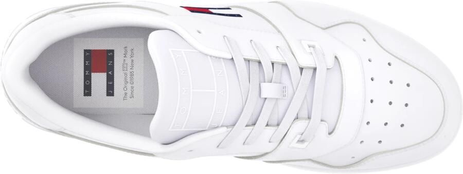 TOMMY JEANS Plateausneakers TJW RETRO BASKET FLATFORM ESS met logo-tekst in de zool vrijetijdsschoen lage schoen veterschoen - Foto 3