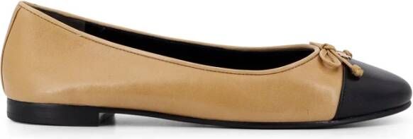 Tory Burch Platte Beige Schoenen met Metalen Logo Detail