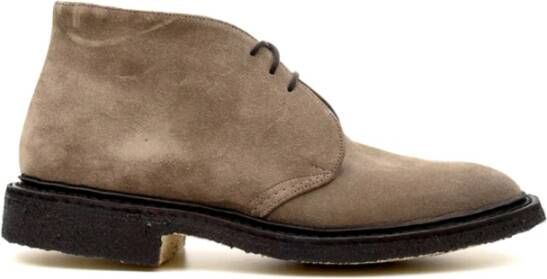 Tricker's Aldo Chukka Boot in Visone Suede Beige Heren