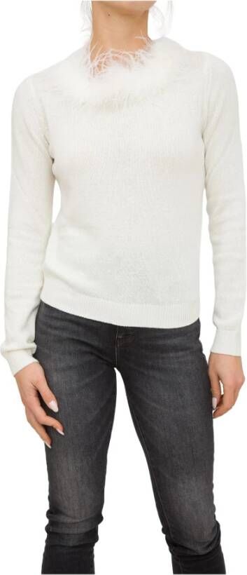 Twinset Top met boothals en witte veren