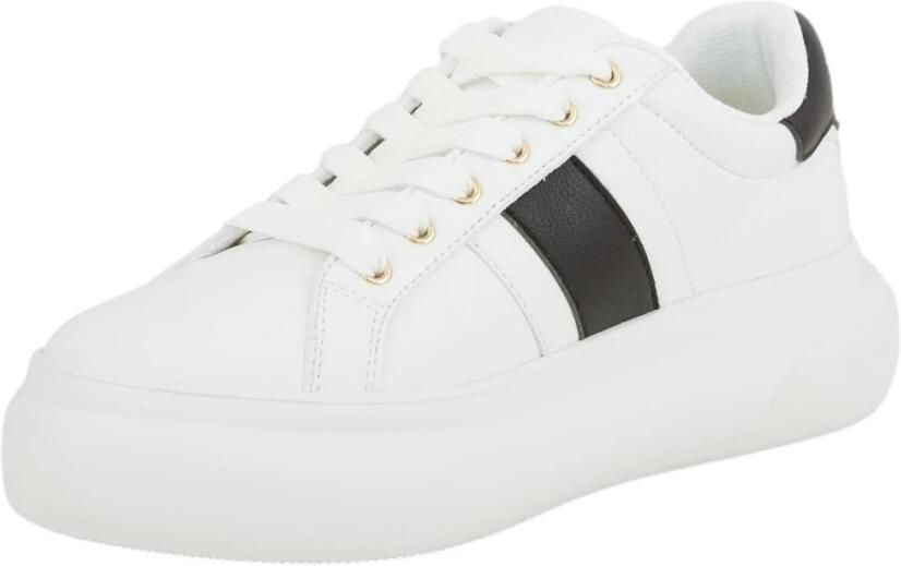Twinset Witte Veterschoenen met Gouden Details White Dames