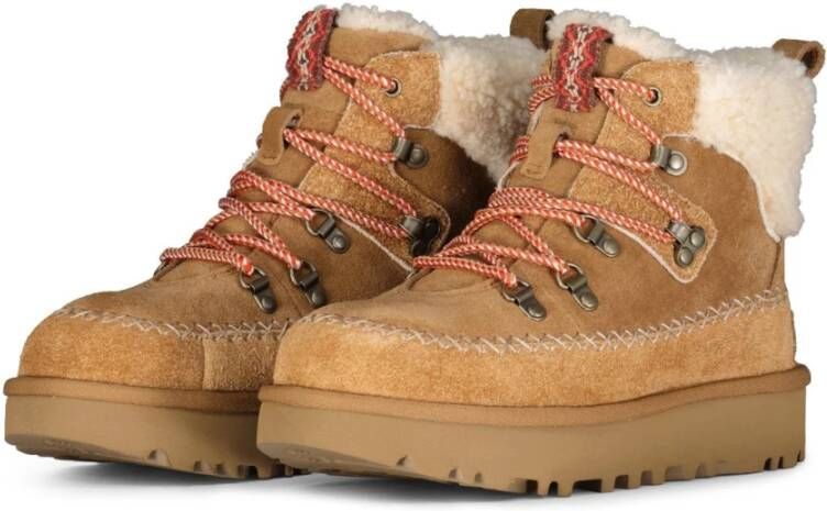 UGG Snowboots Dames Classic Alpine Lace-up Maat: 36 Materiaal: Suède Kleur: Cognac