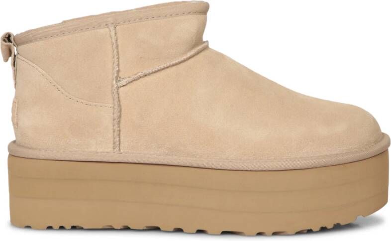 UGG Vachtlaarzen Dames W Classic Ultra Mini Platform Maat: 40 Materiaal: Suède Kleur: Beige