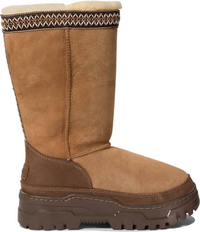 UGG Snowboots Dames Classic Tall Trailgazer Maat: 42 Materiaal: Suède Kleur: Cognac