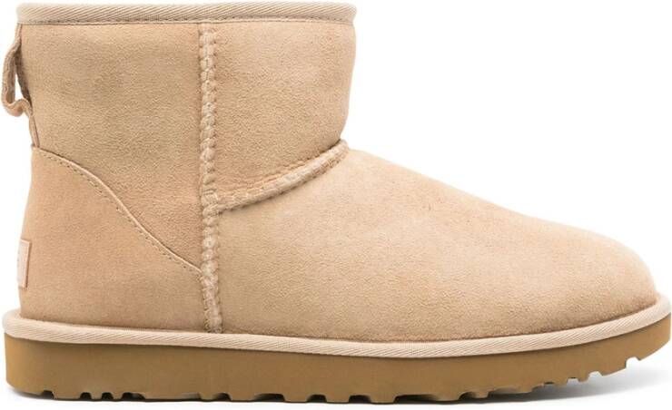 UGG Beige Sheepskin Classic Mini II Laarzen
