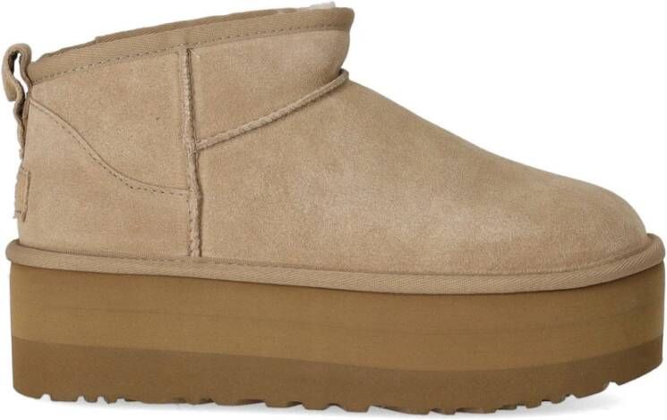 UGG Vachtlaarzen Dames W Classic Ultra Mini Platform Maat: 40 Materiaal: Suède Kleur: Beige