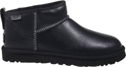 UGG Vachtlaarzen Heren M Classic Ultra Mini Maat: 42 Materiaal: Leer Kleur: Zwart