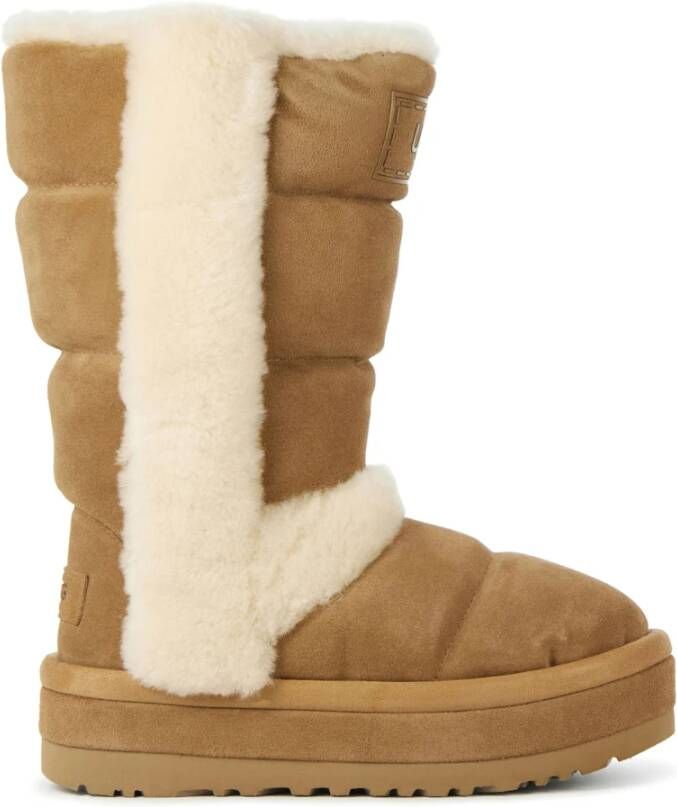 UGG Vachtlaarzen Dames Classic Chillapeak Tall Maat: 40 Materiaal: Suède Kleur: Camel