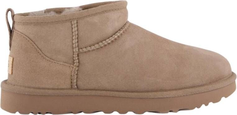 UGG Vachtlaarzen Dames W Classic Ultra Mini Maat: 39 Materiaal: Suède Kleur: Taupe
