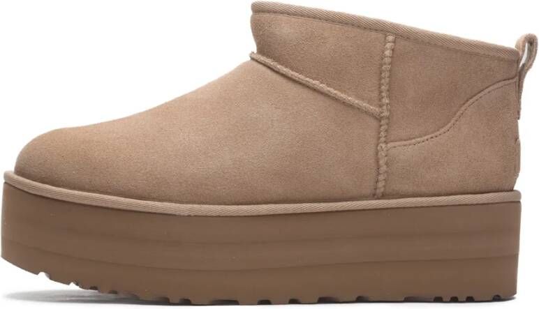 UGG Vachtlaarzen Dames W Classic Ultra Mini Platform Maat: 40 Materiaal: Suède Kleur: Beige