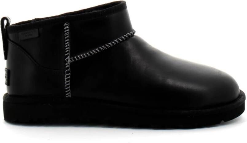 UGG Vachtlaarzen Heren M Classic Ultra Mini Maat: 41 Materiaal: Leer Kleur: Zwart