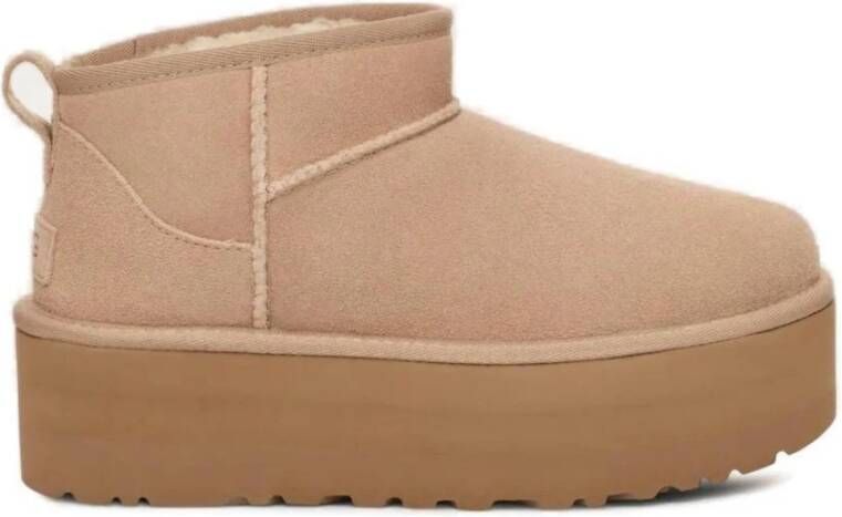 UGG Vachtlaarzen Dames W Classic Ultra Mini Platform Maat: 40 Materiaal: Suède Kleur: Beige