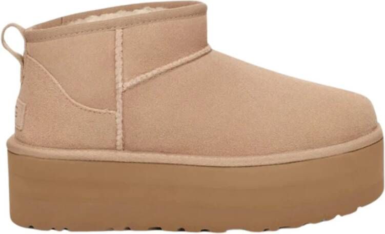 UGG Vachtlaarzen Dames W Classic Ultra Mini Platform Maat: 40 Materiaal: Suède Kleur: Beige