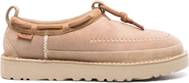 Ugg Sand Suede Slipper met Knotted Detail Beige Dames