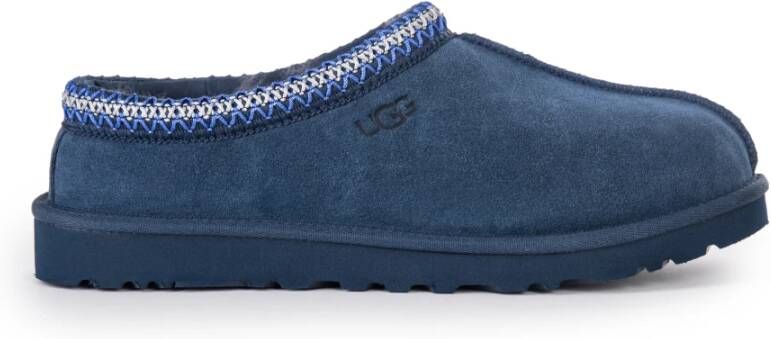 Ugg Tasman II in Deep Ocean