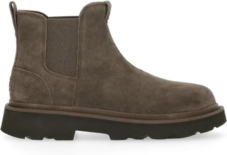 UGG Chelsea Lug Boot