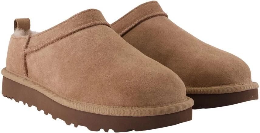 UGG Instappers Dames W Classic Micro Maat: 40 Materiaal: Suède Kleur: Bruin