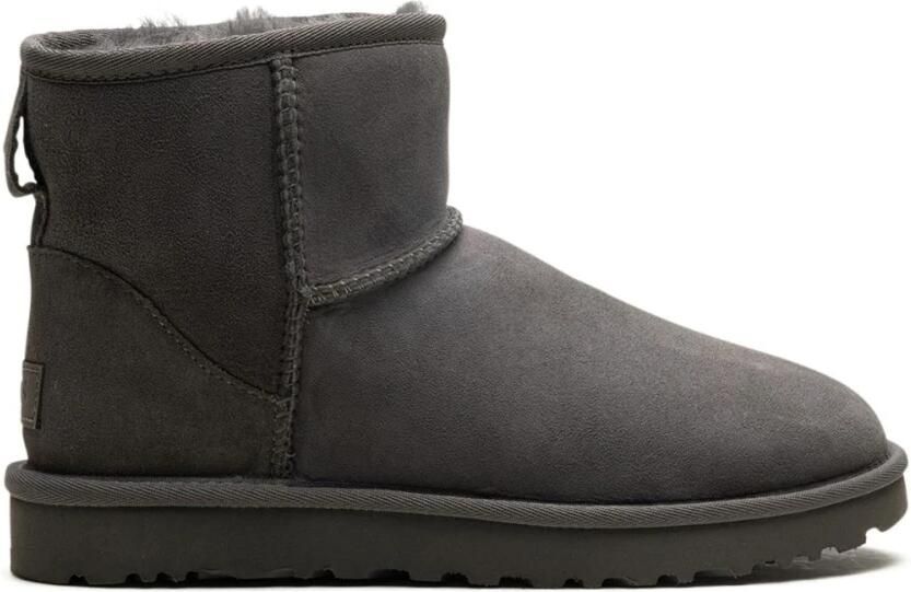 UGG Classic Mini II
