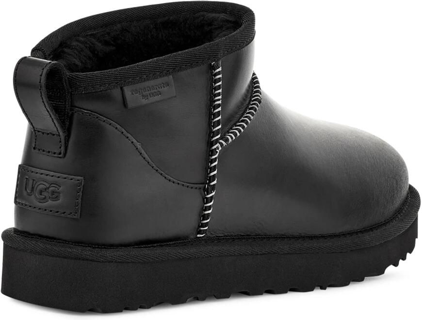 Ugg Classic Ultra Mini Leather Regenerate-laars in Black