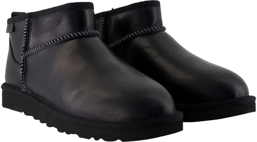 UGG Vachtlaarzen Heren M Classic Ultra Mini Maat: 43 Materiaal: Leer Kleur: Zwart