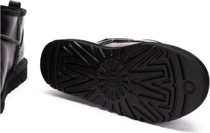 UGG Vachtlaarzen Heren M Classic Ultra Mini Maat: 42 Materiaal: Leer Kleur: Zwart - Foto 2