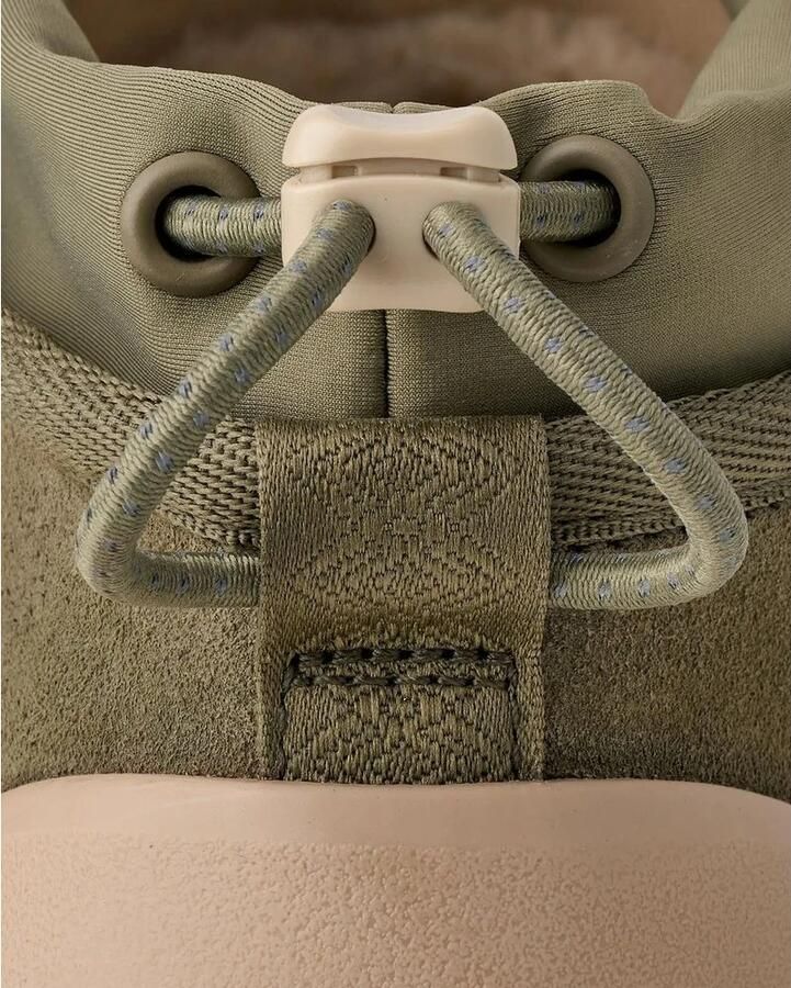 UGG Classic Ultra Mini Weather Hybrid - Foto 2