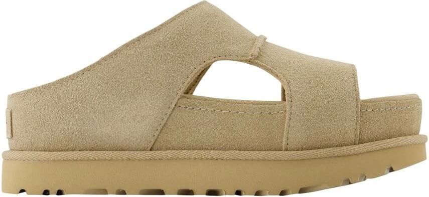 UGG Goldenstar Hi Cutout Slide beige leren sandalen