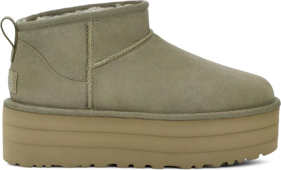 UGG Winterlaarzen Classic Ultra Mini Platform trend slip-on shoe with platform sole