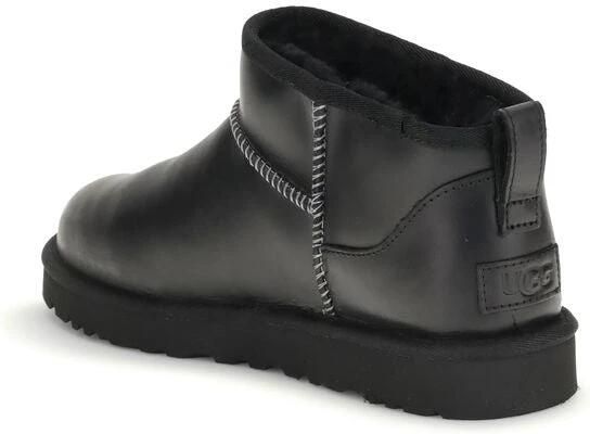 UGG Vachtlaarzen Heren M Classic Ultra Mini Maat: 42 Materiaal: Leer Kleur: Zwart