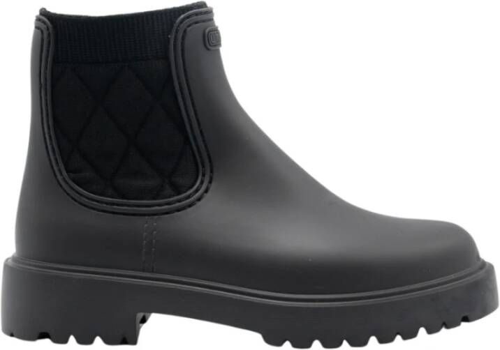 Unisa Chelsea Boots