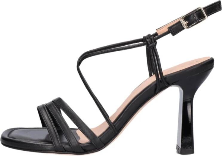 Unisa Zwarte Sandaal Snob met Kitten Hak Black Dames