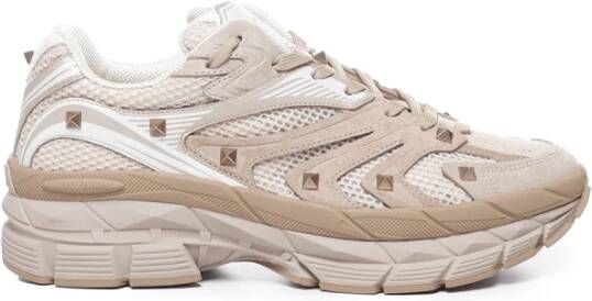 Valentino Garavani Beige Mesh en Suede Sneakers met Studs Beige Heren