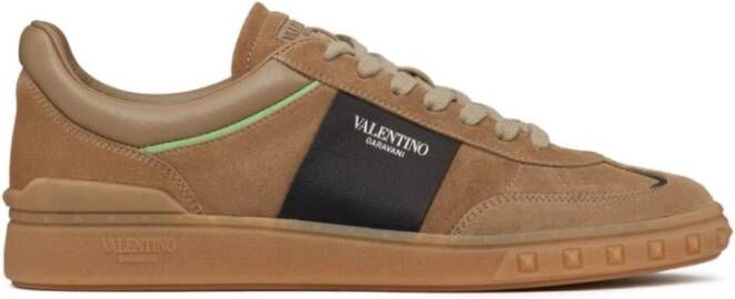 Valentino Garavani Bruine Calf Leren Rockstud Sneakers Brown Heren