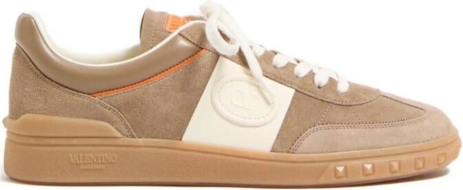 Valentino Garavani Bruine Sneakers met Beige Voorsluiting