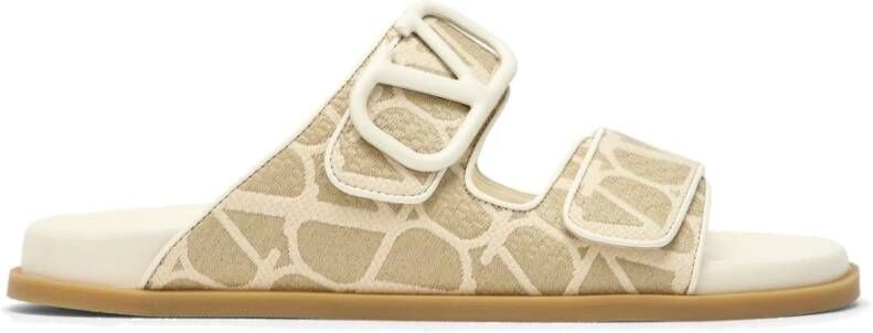 Valentino Garavani Sandalen Toile Iconographe Flat Sandals in beige