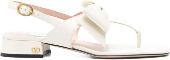 Valentino Garavani Ivoor Leren Boog Slingback Sandalen