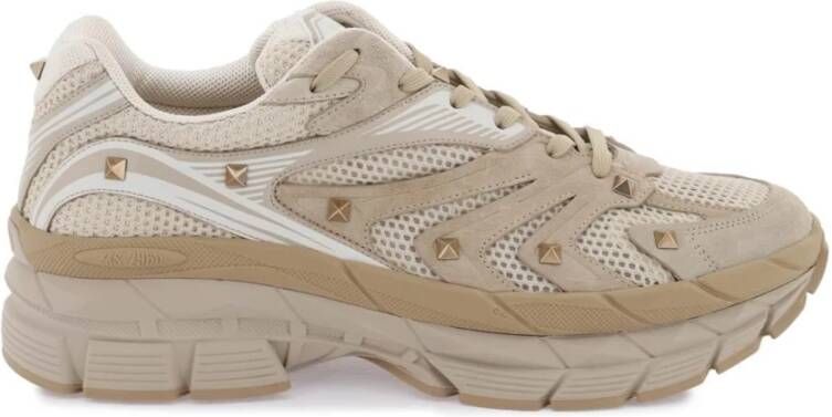 Valentino Garavani Beige Mesh en Suede Sneakers met Studs Beige Heren