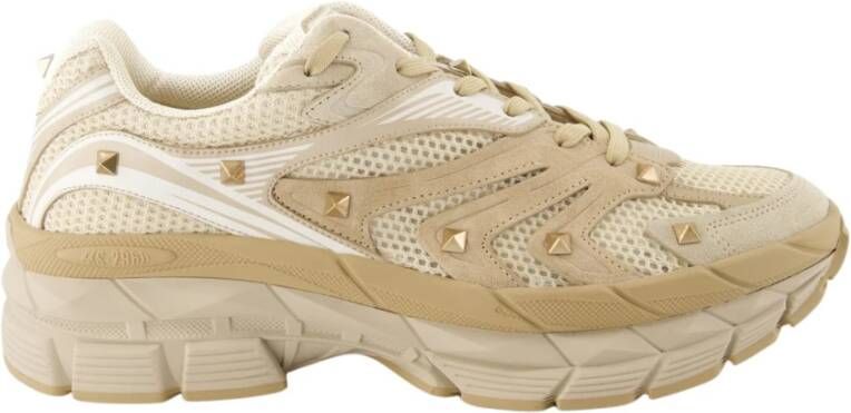 Valentino Garavani Beige Mesh Sneakers met Studs Multicolor Heren