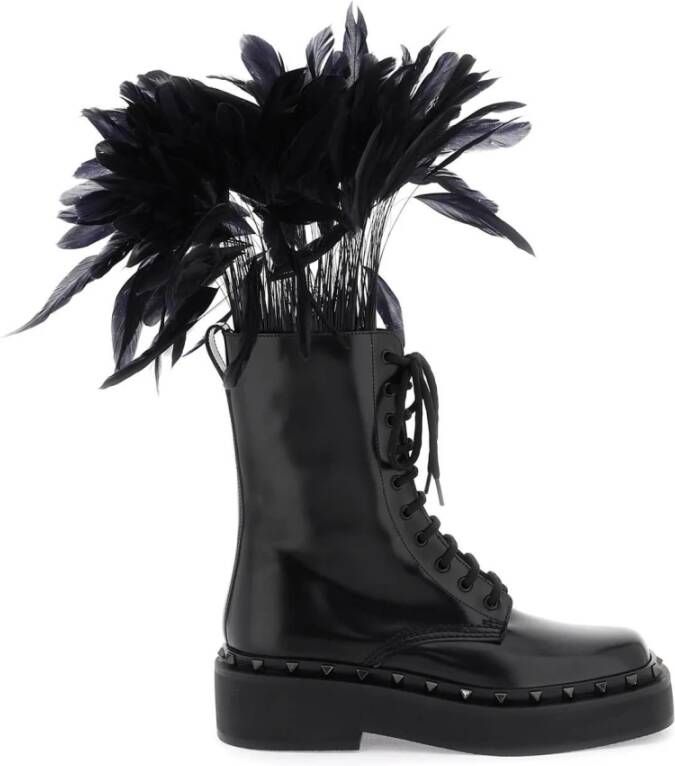 Valentino Garavani Leren Rockstud Combat Boots met Veren Black Dames