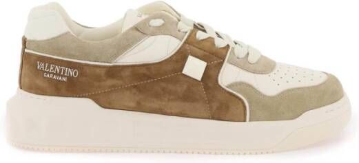 Valentino Garavani Studded Lace-Up Leren Sneakers Beige Heren