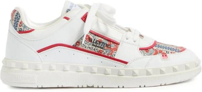 Valentino Garavani Stijlvolle Sneakers met Uniek Design