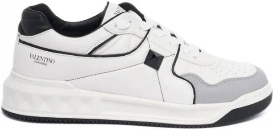 Valentino Garavani Stud Leren Sneakers Wit Zwart