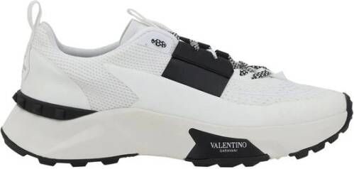 Valentino Garavani Studded leren sneakers met textuurzool