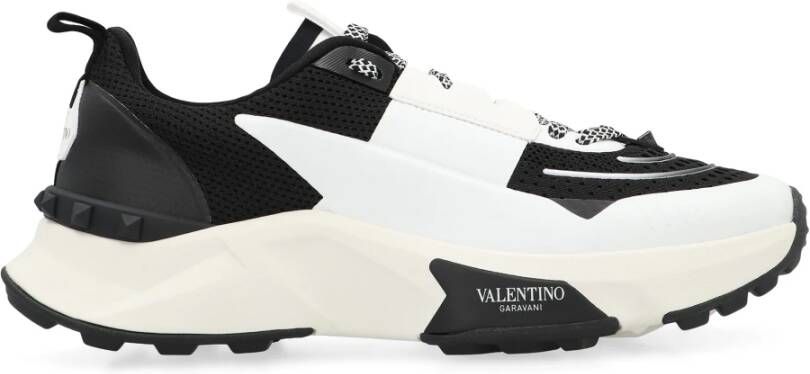 Valentino Garavani True Act Mesh Sneakers met leren details