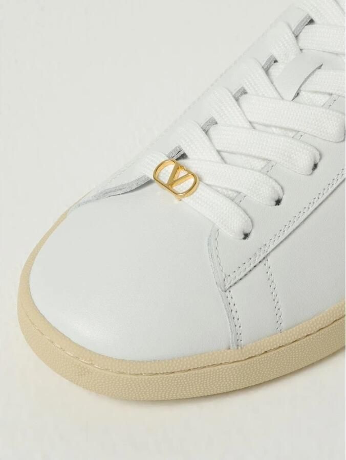 Valentino Garavani Comfortabele leren lage sneakers met vetersluiting - Foto 2