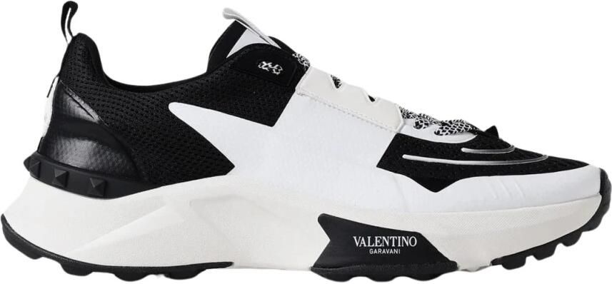 Valentino Garavani Open Sneaker Rockstud Detail