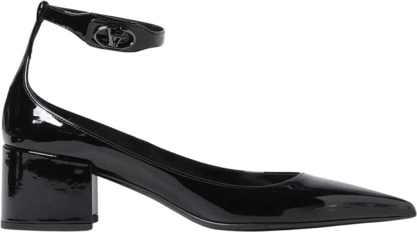 Valentino Garavani Pumps van lakleer met enkelbandje