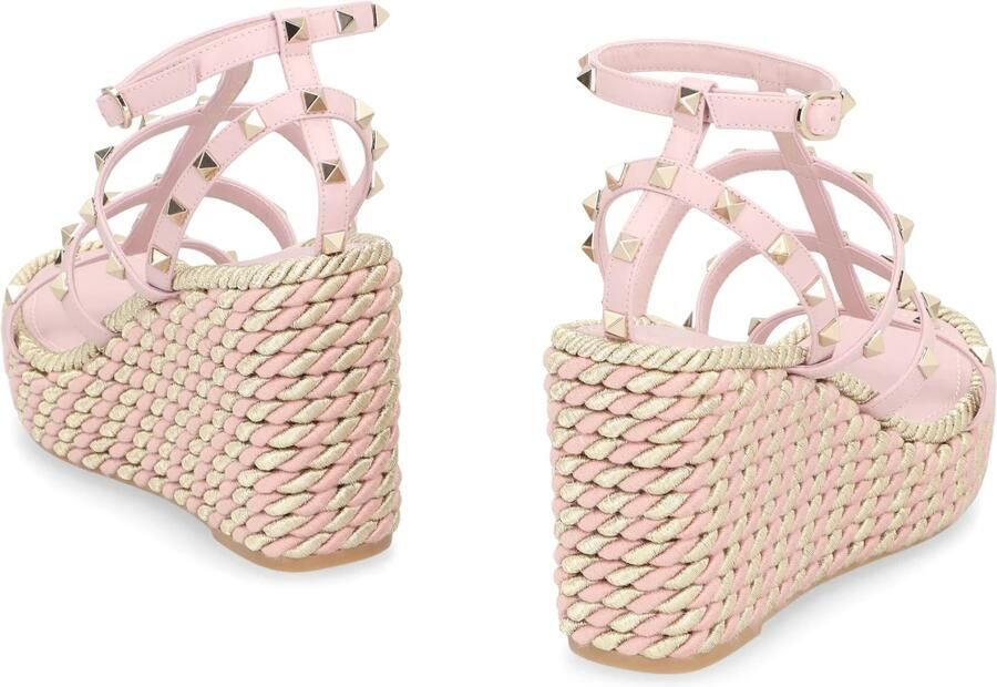 Valentino Garavani Rockstud Calfskin Wedge Sandal 95 mm - Foto 2