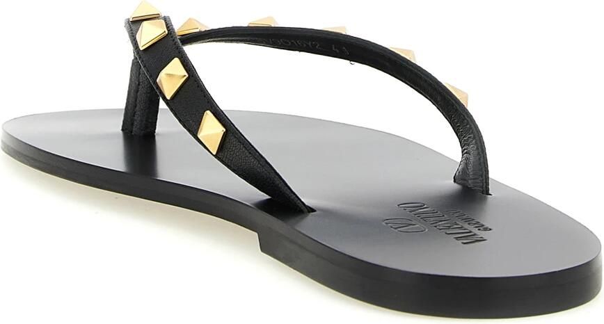 Valentino Garavani Rockstud Thong Sandal - Foto 2